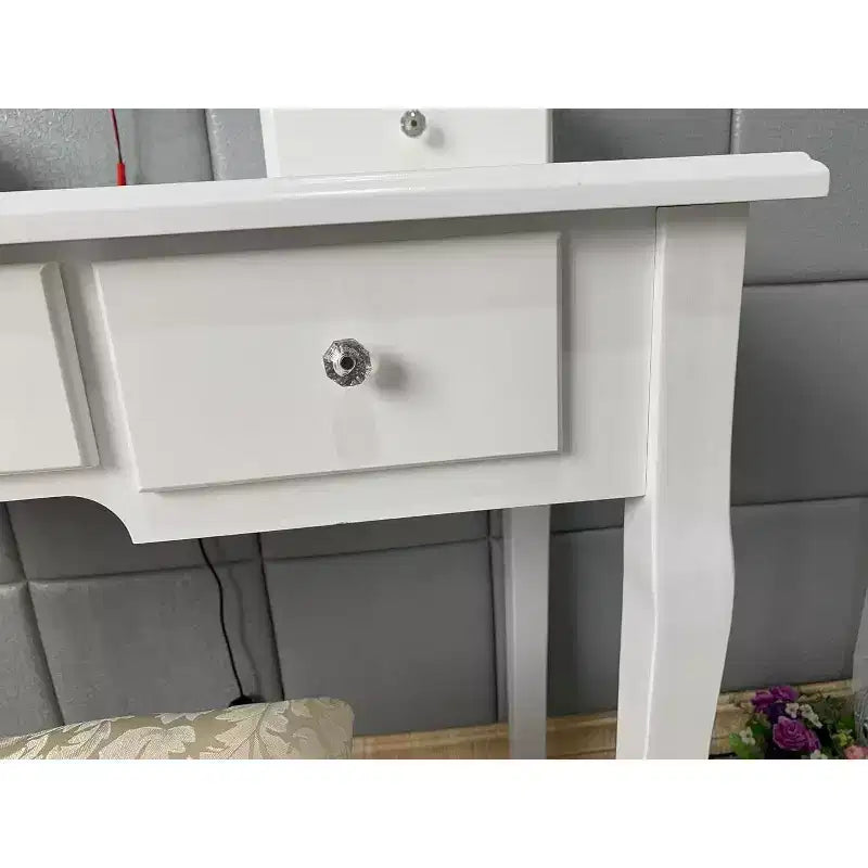 Toeletta in legno con specchio, luci e sgabello – Bianca