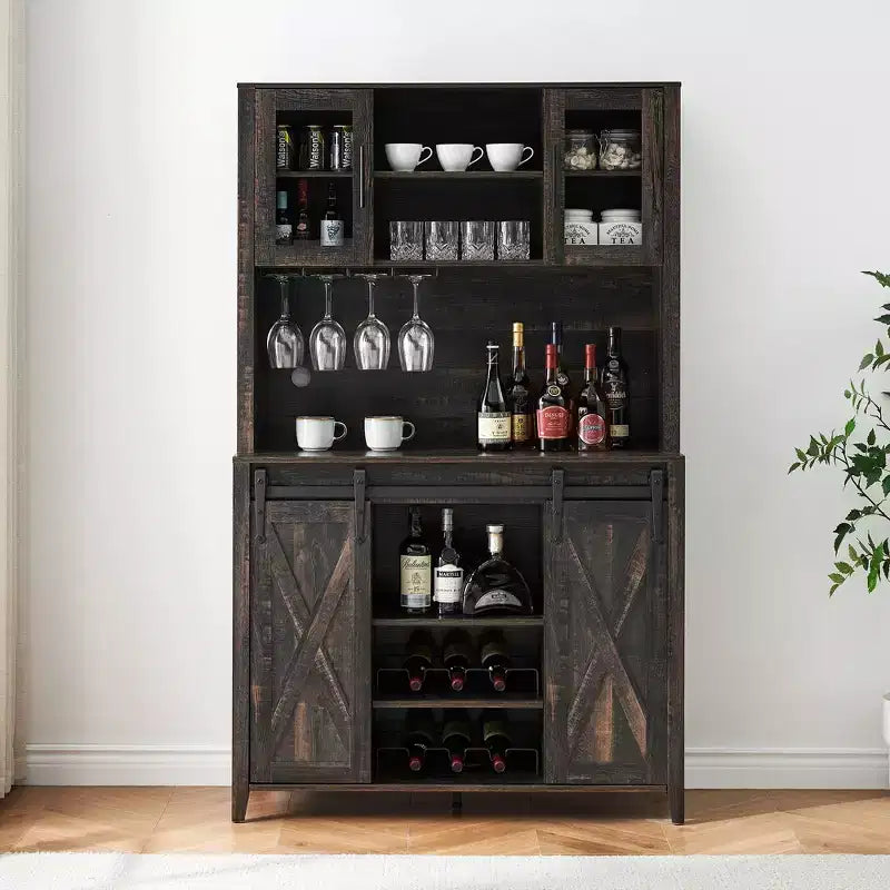 Mobile Bar con Ante Scorrevoli Stile Fienile, Portabottiglie e Vetrina Contenitore
