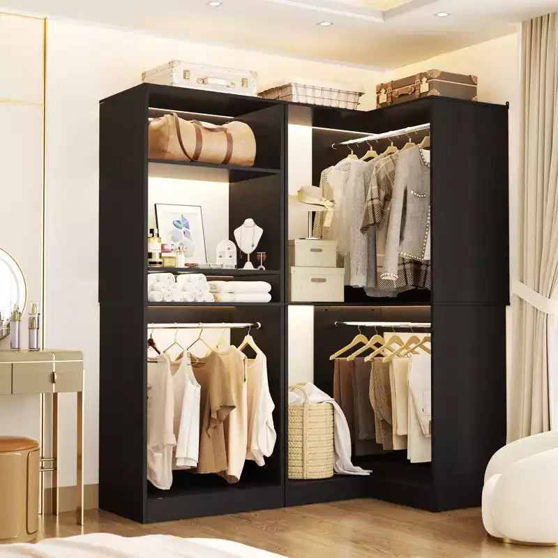 Sistema organizer per cabina armadio con unità angolare, 7 ripiani e 4 bastoni appendiabiti